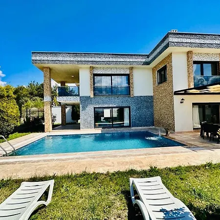 Villa Magnifique Avec Piscine Prive Kusadasi
