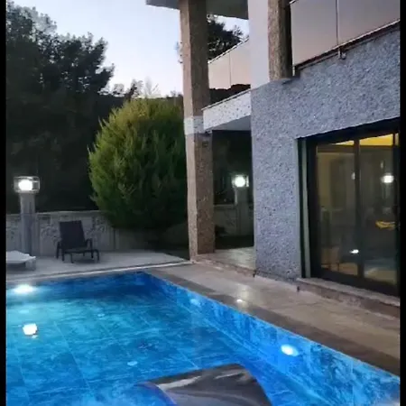 Magnifique Avec Piscine Prive *